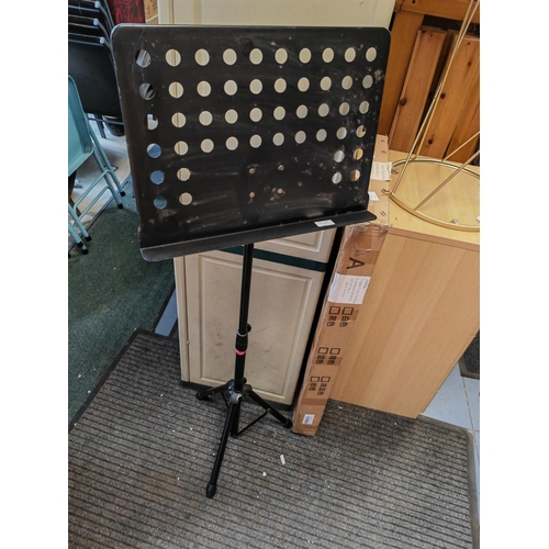 640 - Collapsable Music Stand