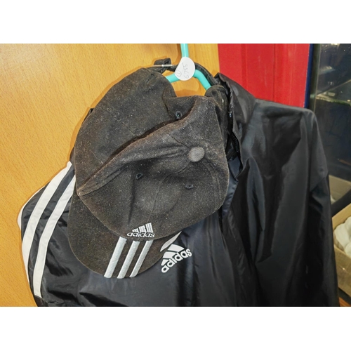 25 - Adidas Jacket Size Xl Plus A Adidas Cap