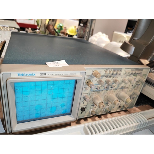 513 - Tektronix 2211 Digital Storage Oscilloscope