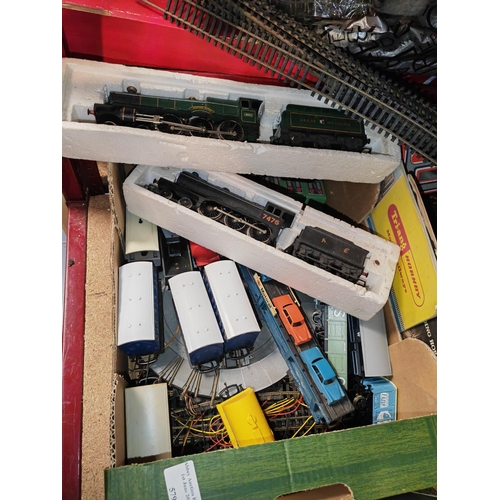 579 - Large Quantity Of Model Railway, Track, Engines, Wagons Etc Mostly Hornby