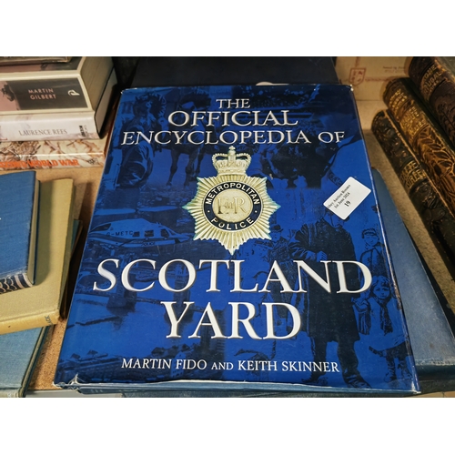 19 - Official Encyclopaedia Of Scotland Yard