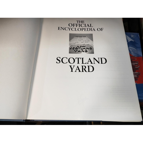 17 - Official Encyclopaedia Of Scotland Yard