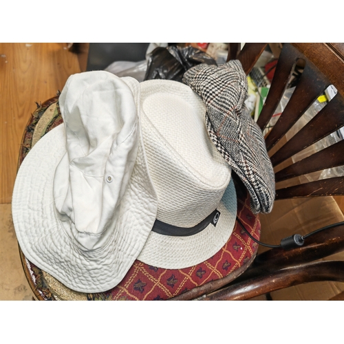 732 - 3 Men's Hats