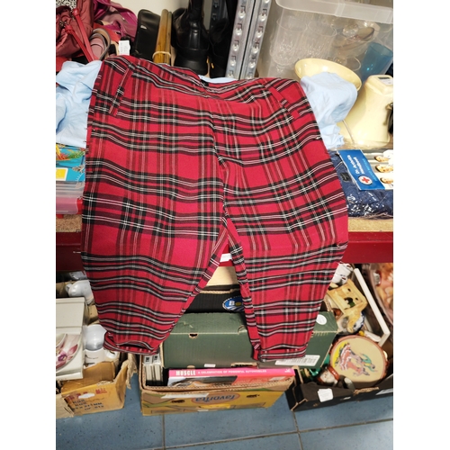 657 - Sex Pistols T-Shirt + Tartan Trousers