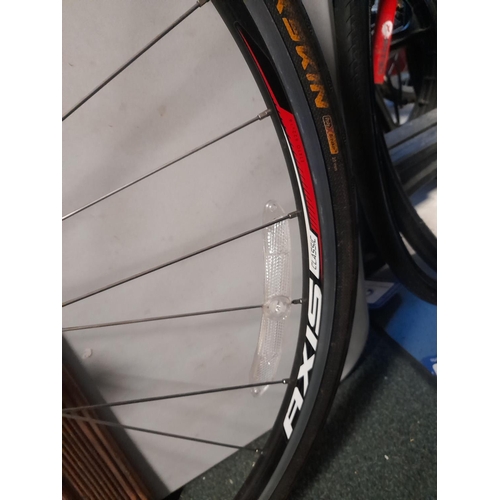 75 - 2 Racing Bike Wheels With Tyres For Spares