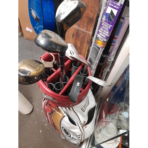 97 - Maxfli Golf Bag With A Set Of Golf Clubs