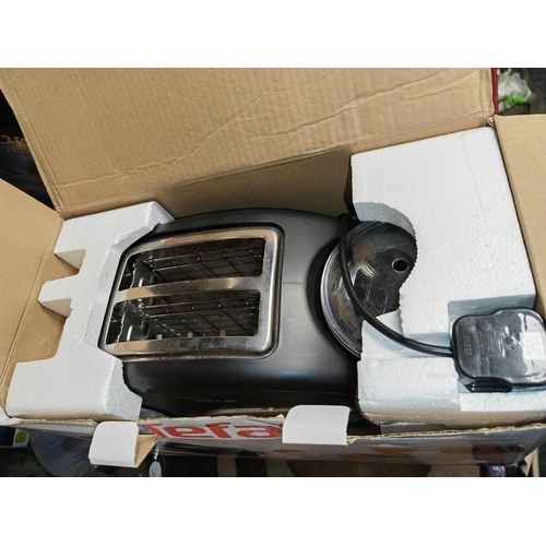 136 - Tefal Toaster 2 Slice With Egg Cooker To The End In Box