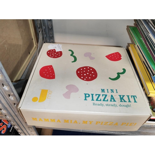 145 - Mini Pizza Kit In Box