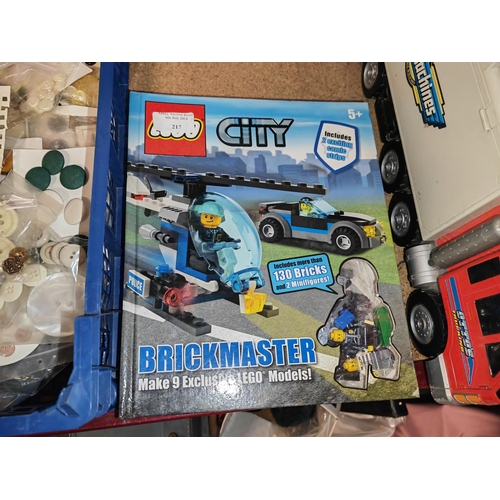 217 - Lego Coty 130 Pce + Book Complete