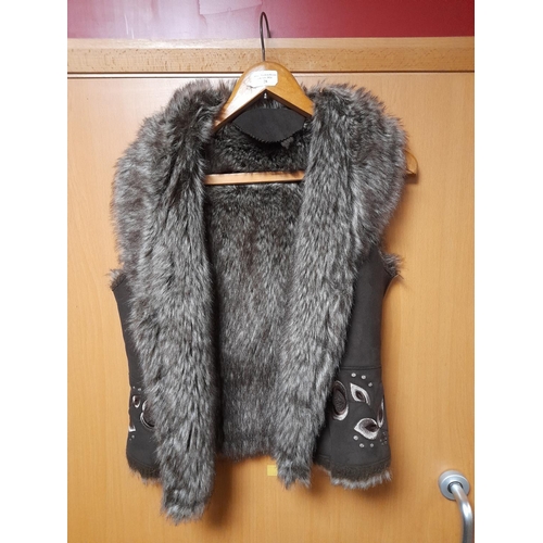 28 - Woman'S Gilet Jacket