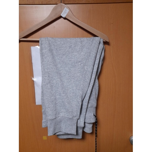 37 - Dnky Joggers Xxl Unused