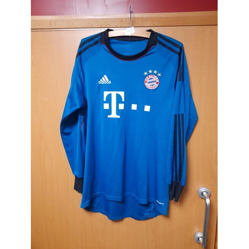 42 - Bayern Munich Football Shirt Size Xl