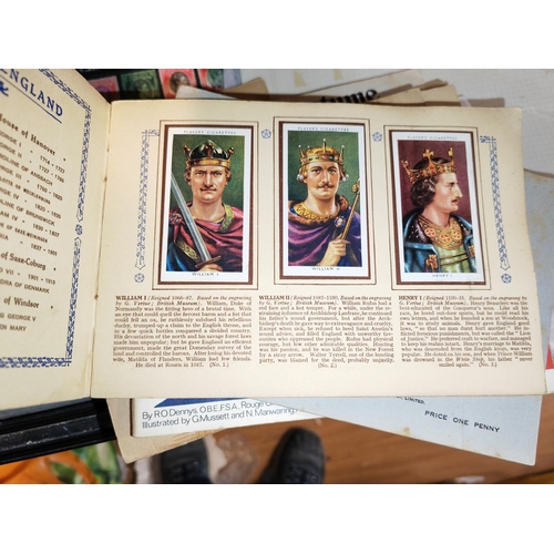 600 - 11 Albums Of Cigarette Cards