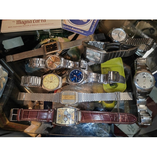 303 - Bag Of 9 Men'S Watches All Working