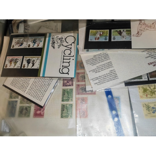 579 - Selection Of First Day Covers And Presentation Stamp Packs