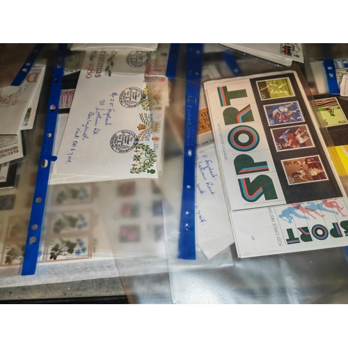 579 - Selection Of First Day Covers And Presentation Stamp Packs