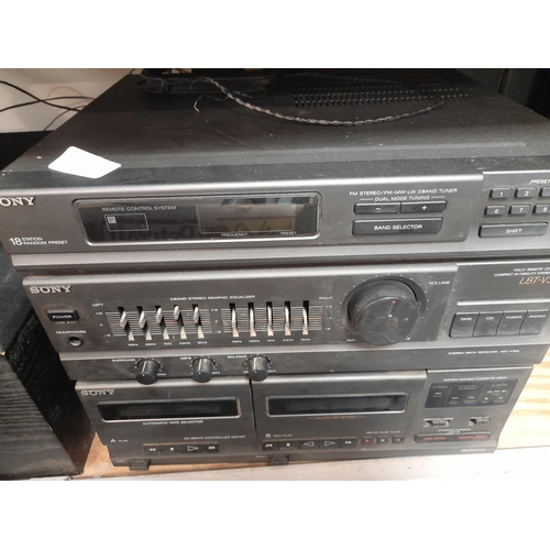 730 - Sony Stereo With Speakers