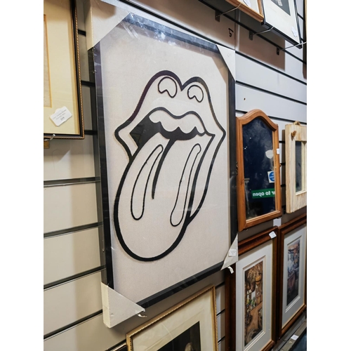 111 - Print On Cloth Of A Abstract Tongue