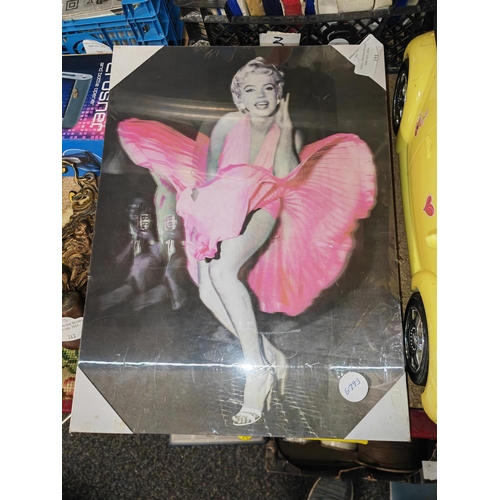 191 - 2 Hologram/3D Pictures Including Marilyn Monroe