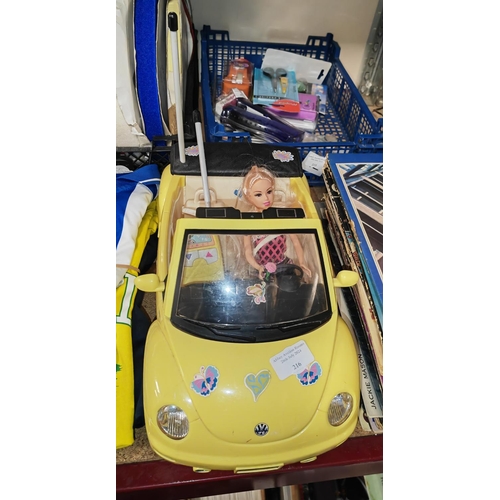 216 - Barbie Vw Beetle (Remote Control) + Barbie Doll