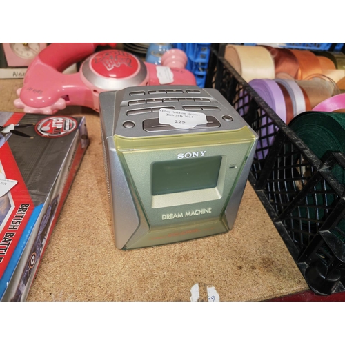 225 - Sony Dream Machine Fm Radio/Alarm Clock