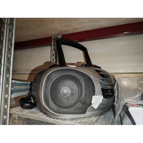 231 - Sanyo Portable Stereo Cd Cassette Player Tested And Working