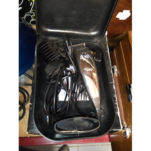 240 - Wahl Hair Trimmer With Lips And Case Tested And Working