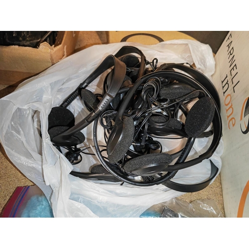 600 - 10X Soundlab Headphones With 3.5Mm Jack Connection