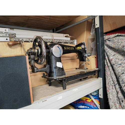 695 - Singer Sewing Machine No Case