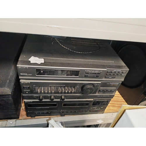 701 - Sony Stereo With Speakers