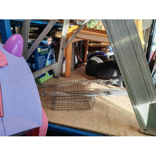 92 - 3 Barbeque Griddles