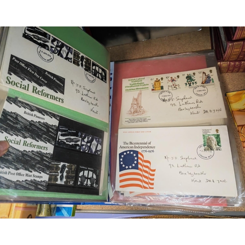 12 - Folder Of First Day Covers And Presentation Packs