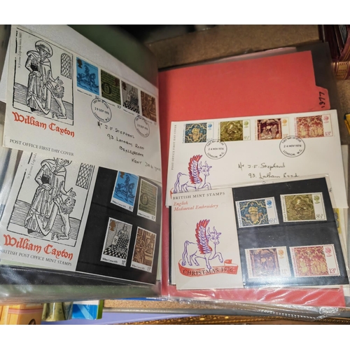 12 - Folder Of First Day Covers And Presentation Packs