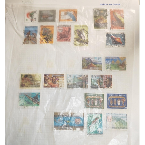 575 - 3 Pages Of Papa And New Guinea Stamps