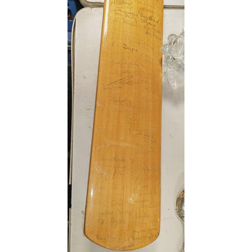 710 - The Magnum Duncan Feardey Cricket Signed Bat