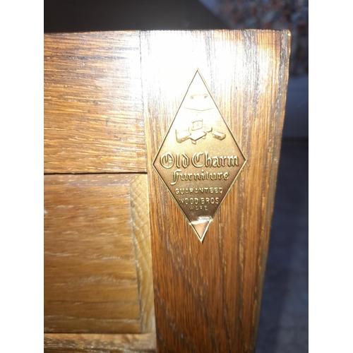 712 - Old Charm Dresser