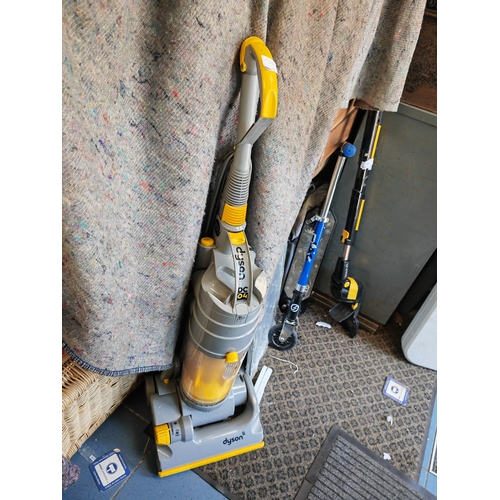 707 - Dyson Dc04 Electric Vacuum Cleaner Working
