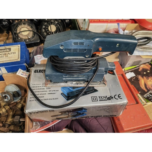 127 - Electric Orbital Sander Boxed Working