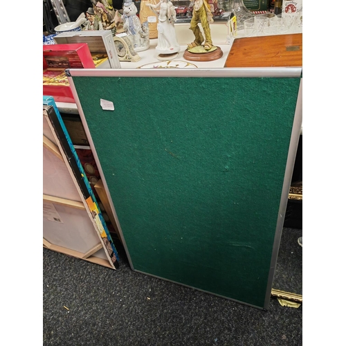 566 - Large Pin Board