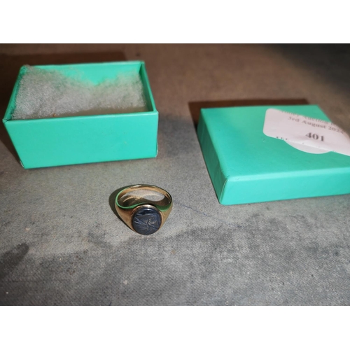 401 - 9Ct Gold And Grey Onyx Stone Ring Weights 3.2Gms Size US 9 3/4