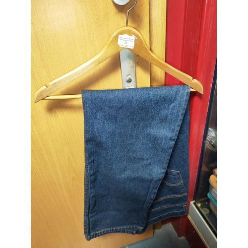 24 - Levi Jeans Waist 36 Leg 36