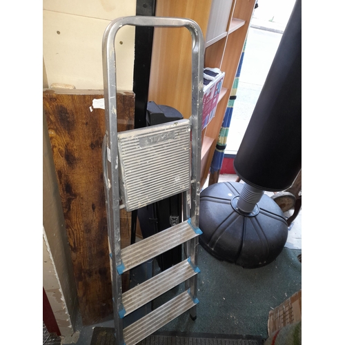 43 - Alluminium Step Ladder