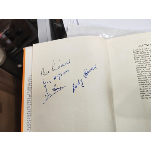 399 - Book Football George Young Captain Of Scotland Signed By Author Plus 4 National Team Players Billy L... 