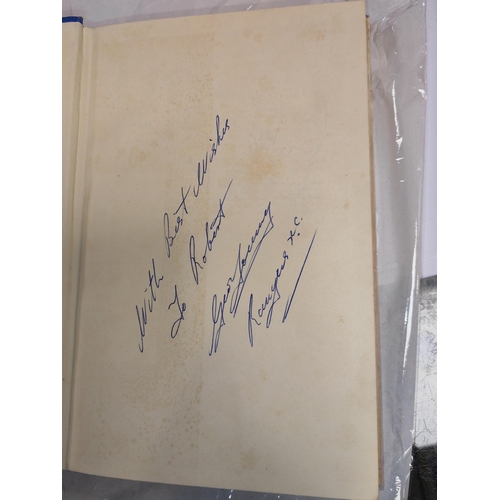 399 - Book Football George Young Captain Of Scotland Signed By Author Plus 4 National Team Players Billy L... 