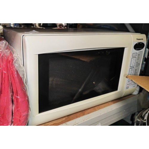 745 - Panasonic Microwave