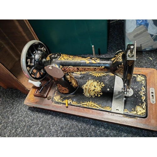 170 - Naumann Manuel Sewing Machine Serial No 230004