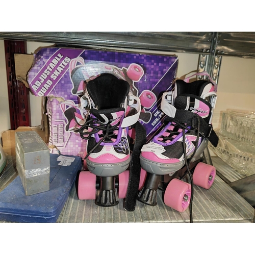 182 - Pair Of Childs Skates