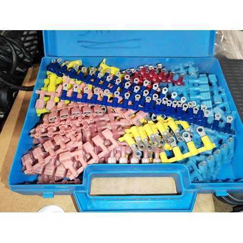 202 - Case Of Electrical Connectors