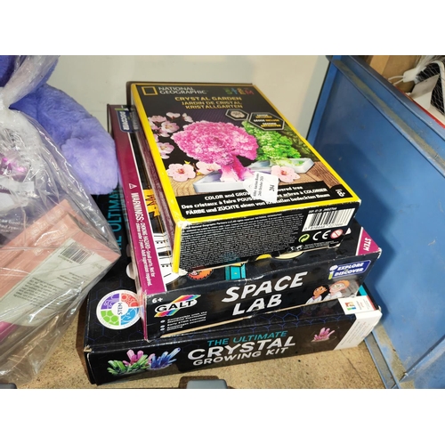 204 - 3 Crystal Growing Kits