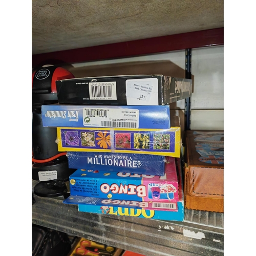 227 - 5 Board Games Plus A Microsoft Pc Game